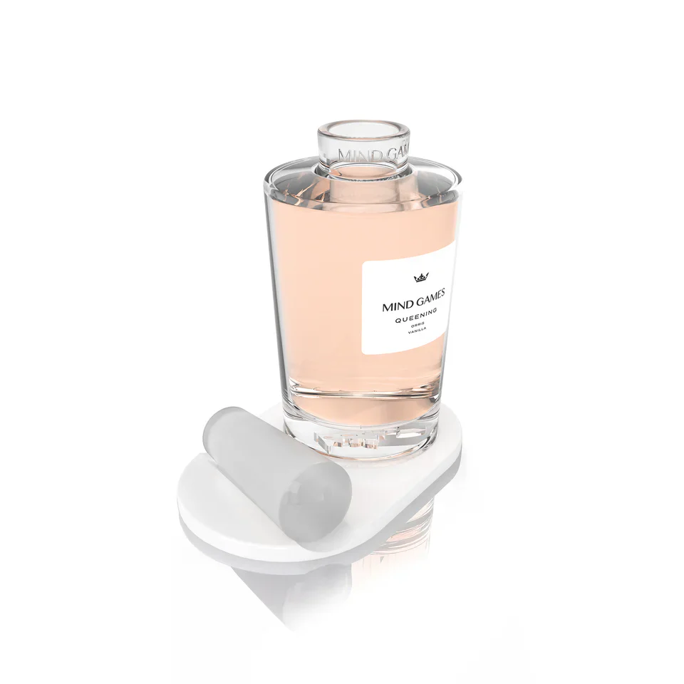 Queening Limited Edition Crystal Decanter Set 225ml - Image 5