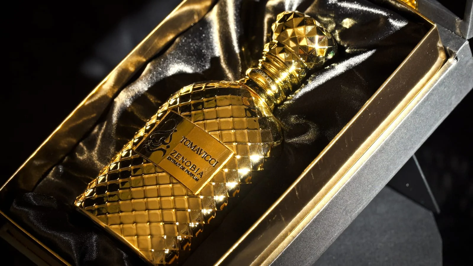 Zenobia Tomavicci Extrait de Parfum 100ml - Image 4